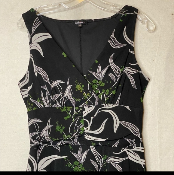 le chateau sleeveless black floral / leaf print midi surplice v-neck dress - Picture 2 of 6